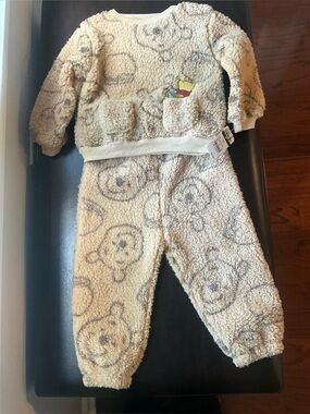 NWT Disney Baby Cream Fuzzy Winnie the Pooh Sherpa Set Size 18M